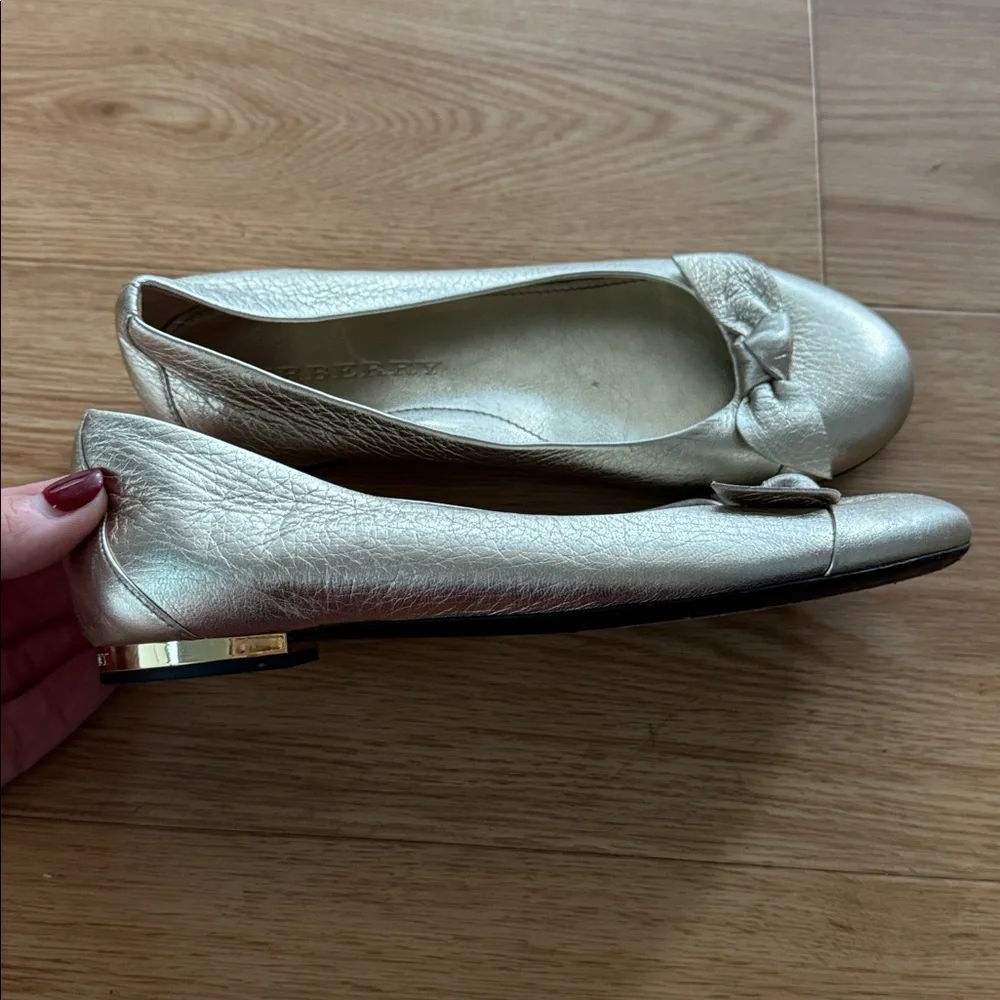 Burberry Girls Gold Metallic Bow Ballet Flats Size 34EU or 3Y Holiday Luxury